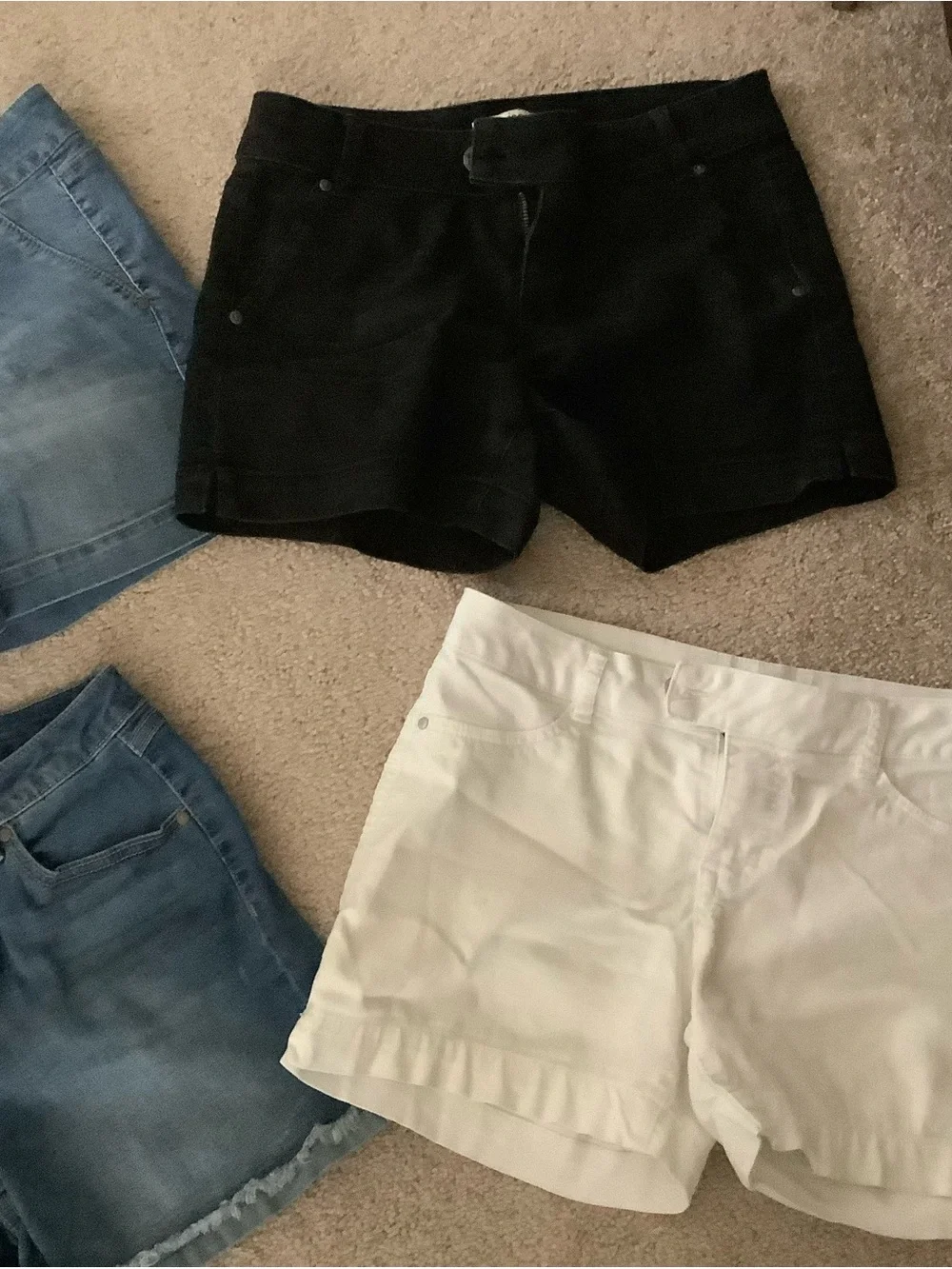 d. jeans Black and White Women's Jean Shorts 4 pairs - Picture 1 of 4